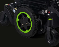 caracteristicas-quickie-q400m-sedeo-lite-silla-de-ruedas-electrica-de-traccion-central-maniobrabilidad